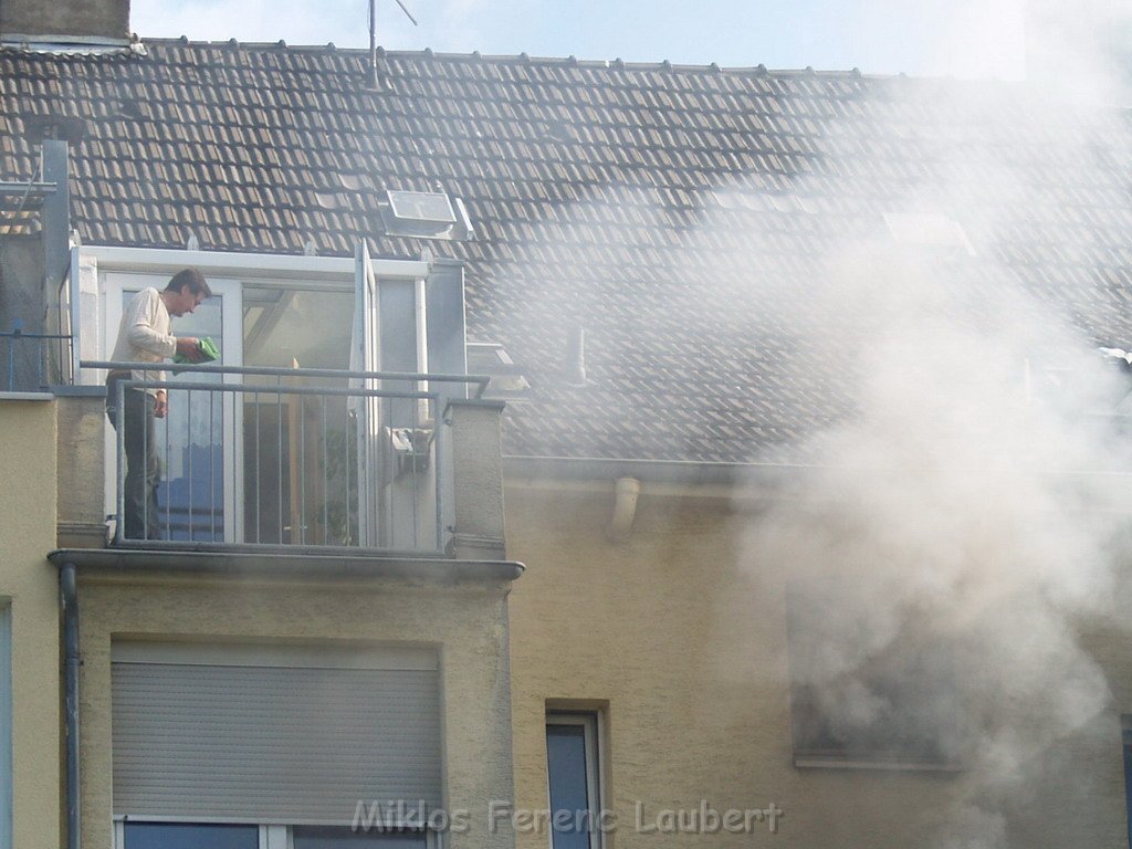 Brand Wohnung mit Menschenrettung Koeln Vingst Ostheimerstr  P006.JPG